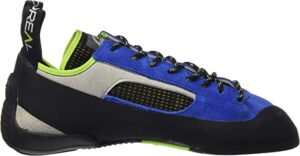 Fotografía de perfil de los pies de gato Joker Lace de la marca Boreal