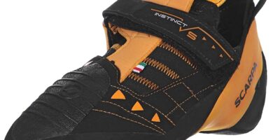 Fotografía en perspectiva del pie de gato Instinct de la marca Scarpa